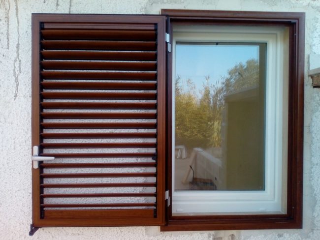 Carpenteria - Infissi - Vetrate Mobili - Coperture Frangisole - Tende Ermetiche - Tensostrutture - Vetrate Panoramiche - Monopoli - Martina Franca - Fasano - Bari