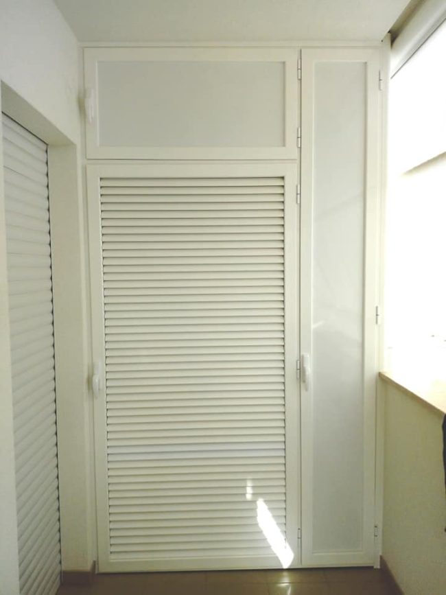 Alluminio - vano area lavanderia - Carpenteria - Infissi - Vetrate Mobili - Coperture Frangisole - Tende Ermetiche - Tensostrutture - Vetrate Panoramiche - Monopoli - Martina Franca - Fasano - Bari - TECNO PROJECT